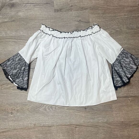Zara Basic Top White Off Shoulder Bell Sleeve Black Lace Size Small Loose Fit - Picture 10 of 10